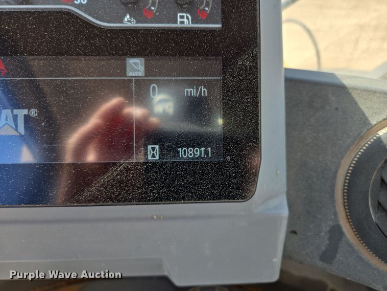 image for item DW1815 2022 Caterpillar 982 wheel loader