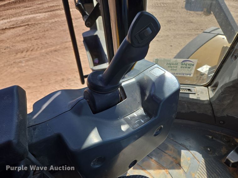 image for item DW1815 2022 Caterpillar 982 wheel loader