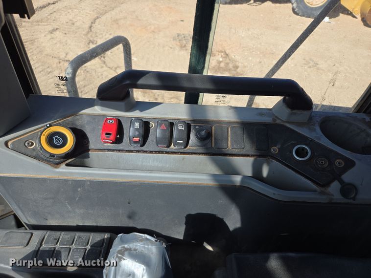 image for item DW1815 2022 Caterpillar 982 wheel loader