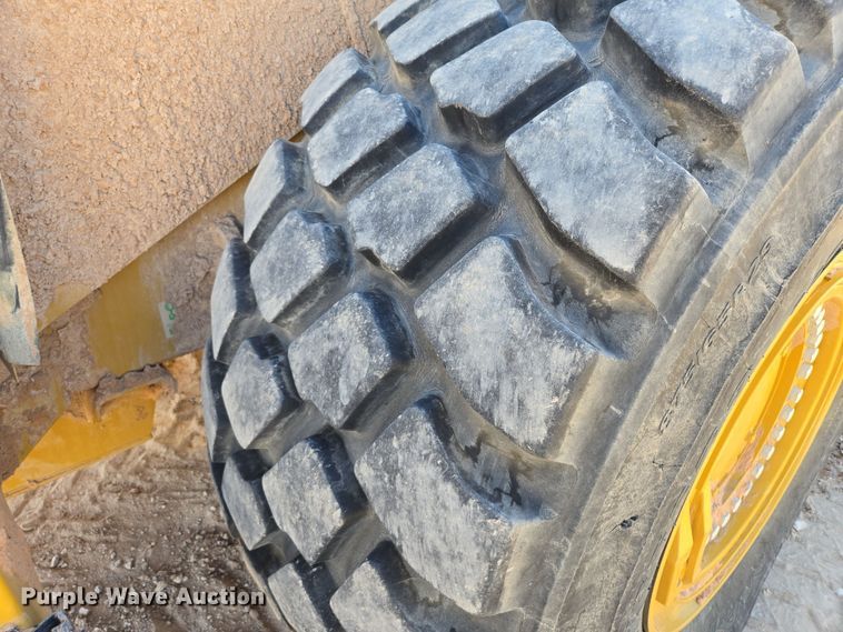 image for item DW1815 2022 Caterpillar 982 wheel loader