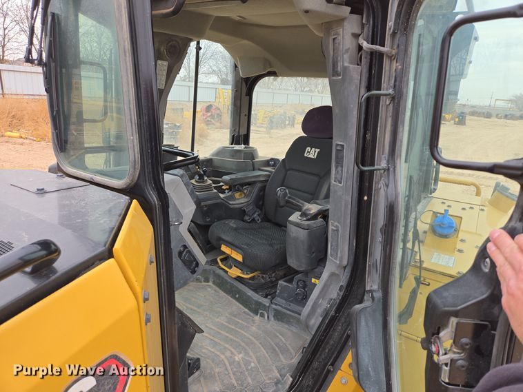 image for item DW1816 2020 Caterpillar D6 dozer