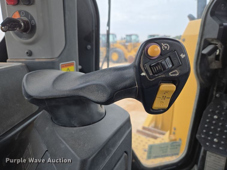 image for item DW1816 2020 Caterpillar D6 dozer