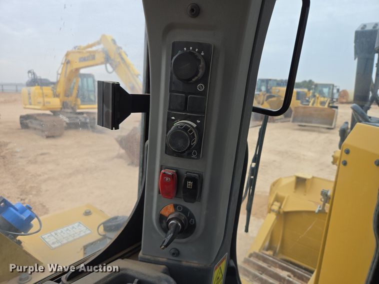 image for item DW1816 2020 Caterpillar D6 dozer