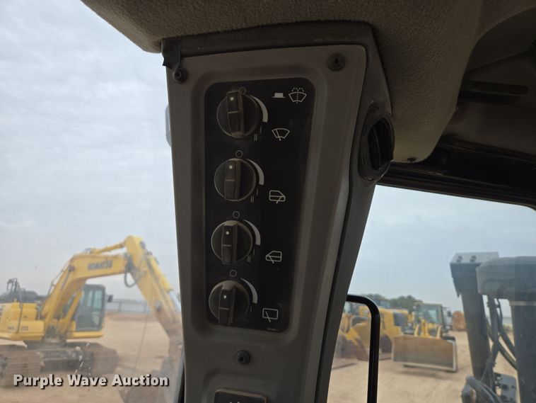 image for item DW1816 2020 Caterpillar D6 dozer