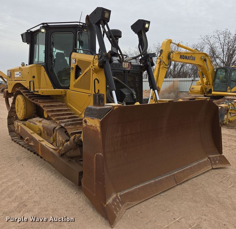 image for item DW1817 2020 Caterpillar D6 dozer