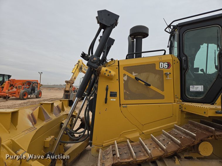 image for item DW1817 2020 Caterpillar D6 dozer