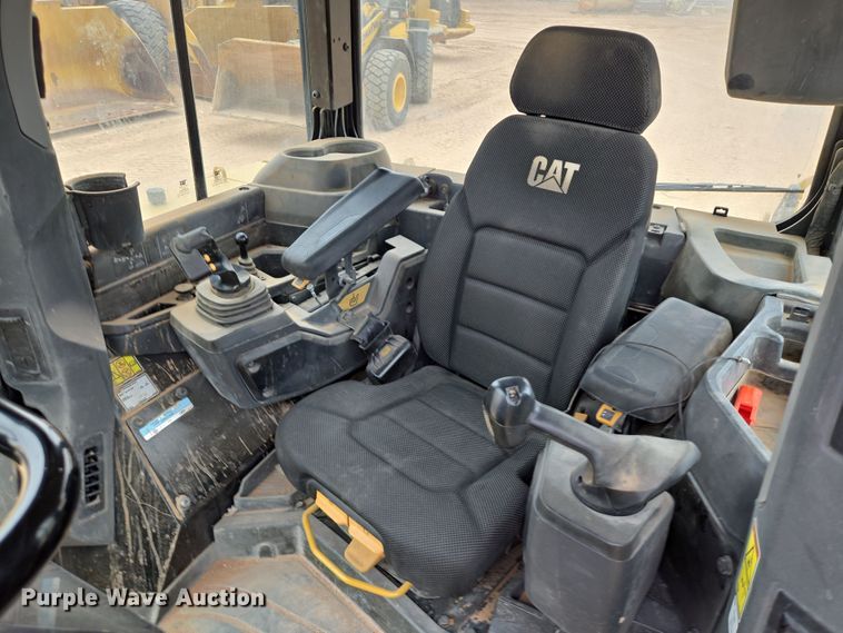 image for item DW1817 2020 Caterpillar D6 dozer