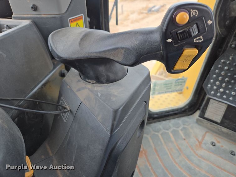 image for item DW1817 2020 Caterpillar D6 dozer