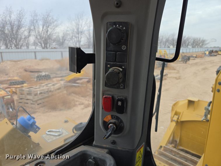image for item DW1817 2020 Caterpillar D6 dozer