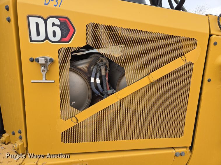 image for item DW1817 2020 Caterpillar D6 dozer