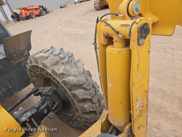 image for item DW1819 2018 Xtreme XR1255 telehandler