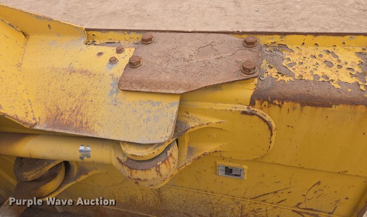 image for item DW1822 2019 Komatsu D65PX-18 dozer