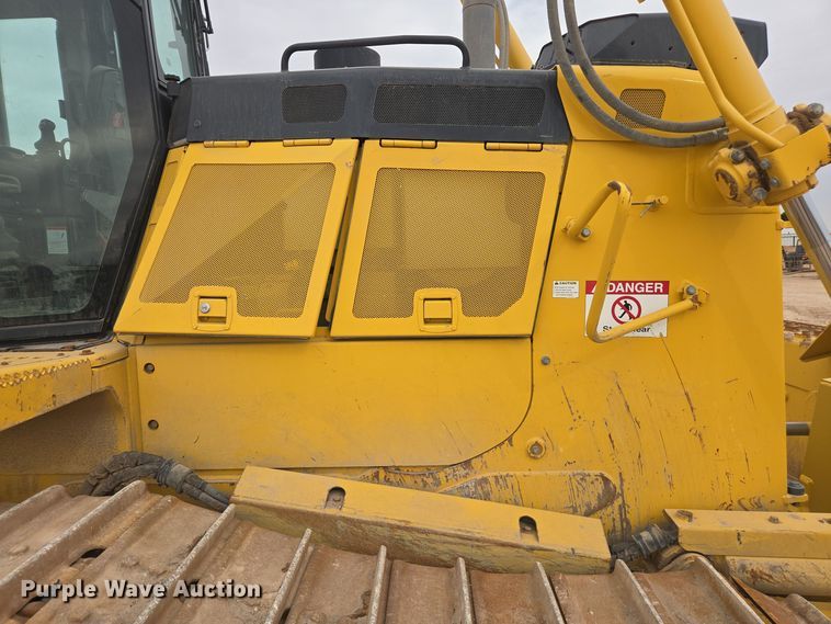 image for item DW1822 2019 Komatsu D65PX-18 dozer