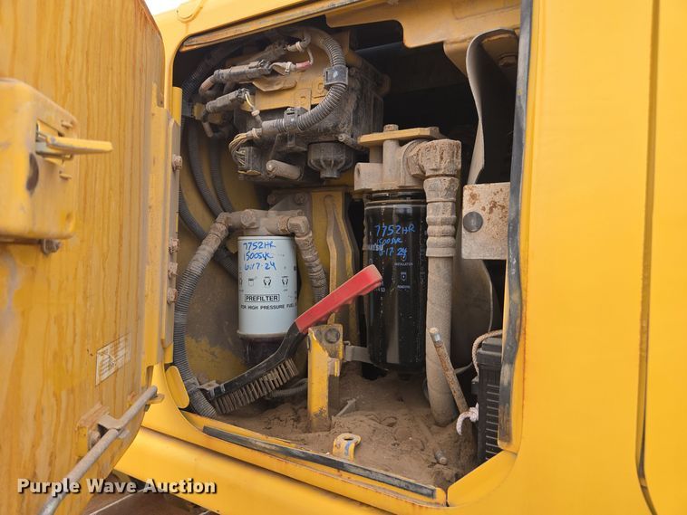 image for item DW1822 2019 Komatsu D65PX-18 dozer