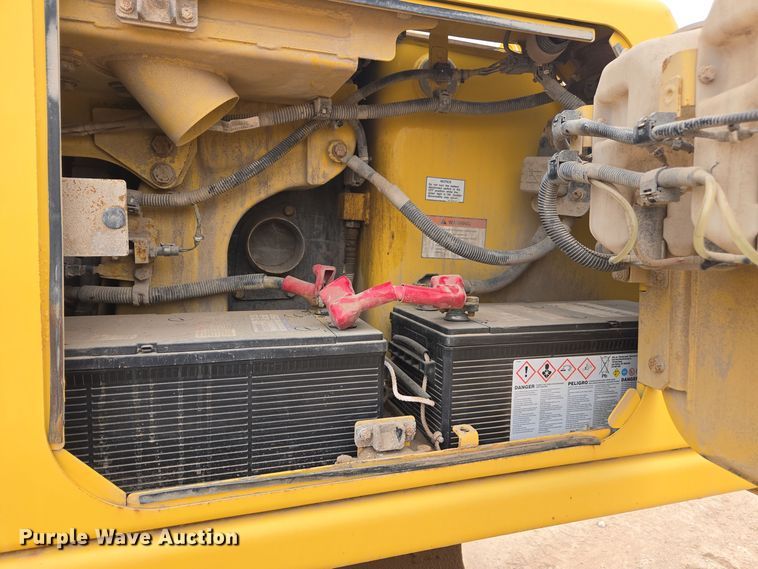 image for item DW1822 2019 Komatsu D65PX-18 dozer