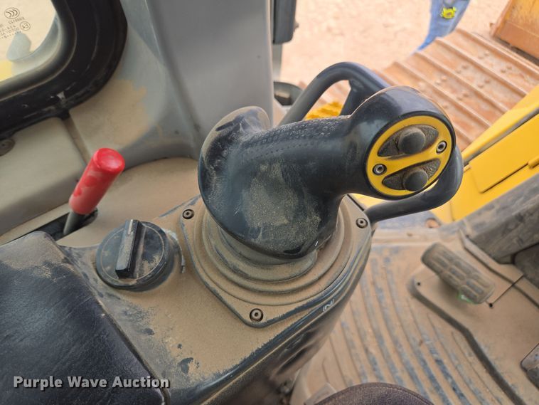 image for item DW1822 2019 Komatsu D65PX-18 dozer