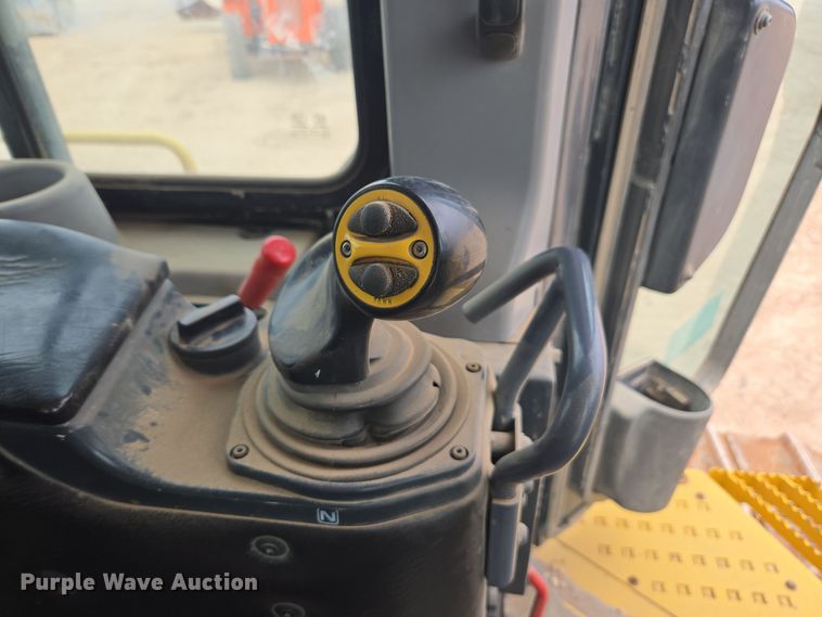 image for item DW1822 2019 Komatsu D65PX-18 dozer