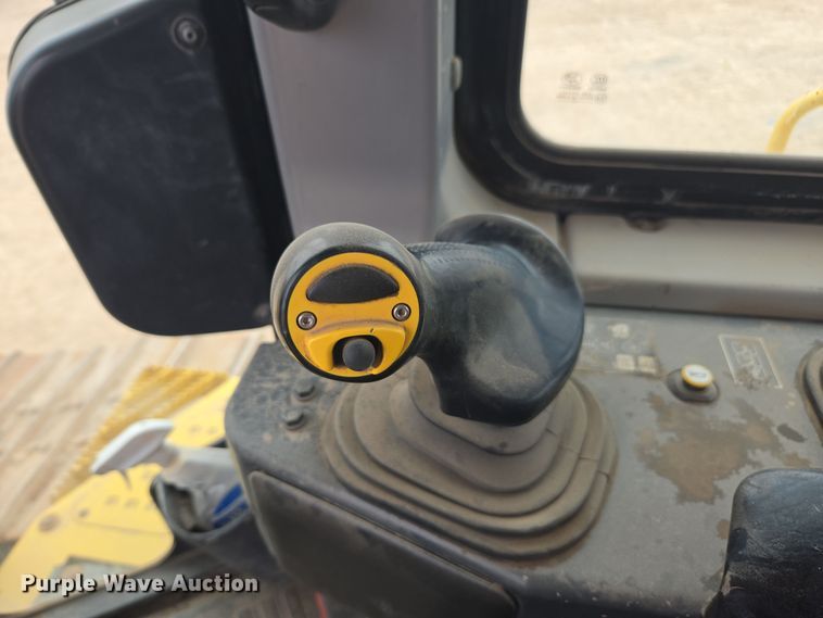 image for item DW1822 2019 Komatsu D65PX-18 dozer