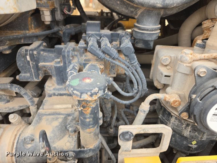 image for item DW1822 2019 Komatsu D65PX-18 dozer