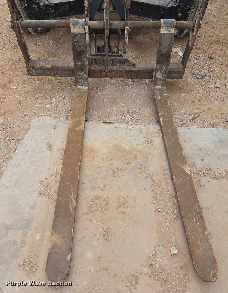 image for item DW1825 2019 JLG 10054 telehandler