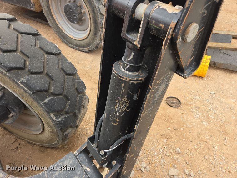 image for item DW1825 2019 JLG 10054 telehandler