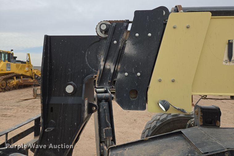 image for item DW1827 2019 JLG 1055 telehandler