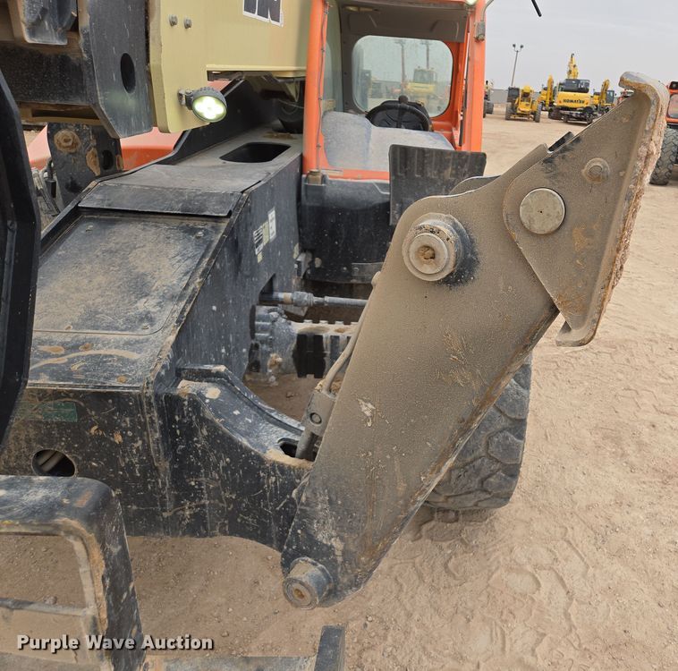 image for item DW1827 2019 JLG 1055 telehandler
