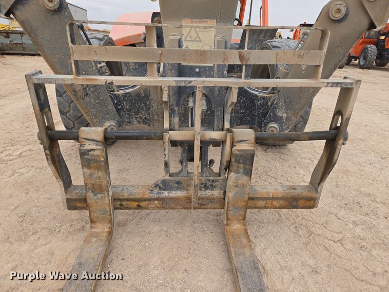 image for item DW1827 2019 JLG 1055 telehandler