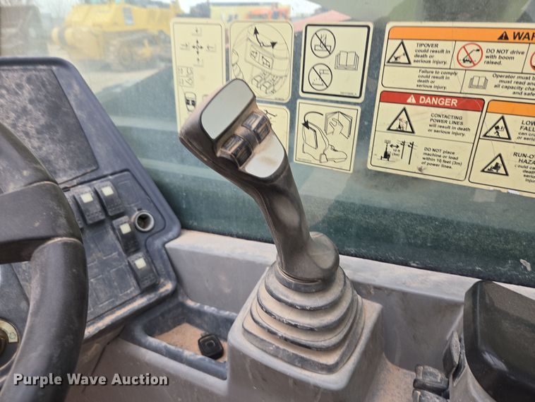 image for item DW1827 2019 JLG 1055 telehandler