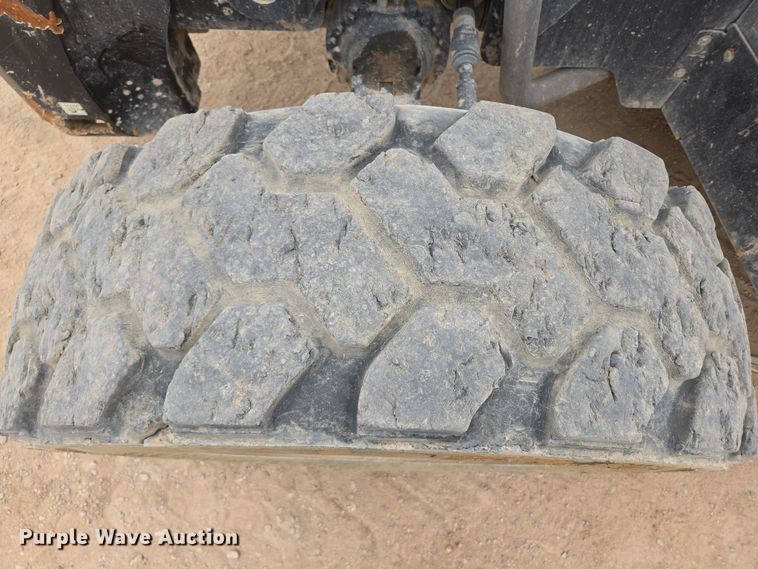 image for item DW1827 2019 JLG 1055 telehandler