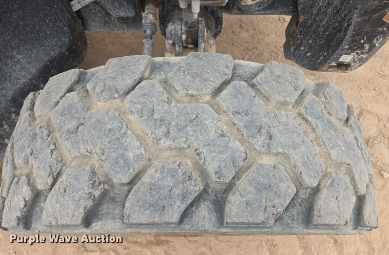 image for item DW1827 2019 JLG 1055 telehandler