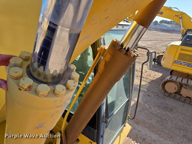 image for item DW1832 2016 Komatsu PC290LC-11 excavator