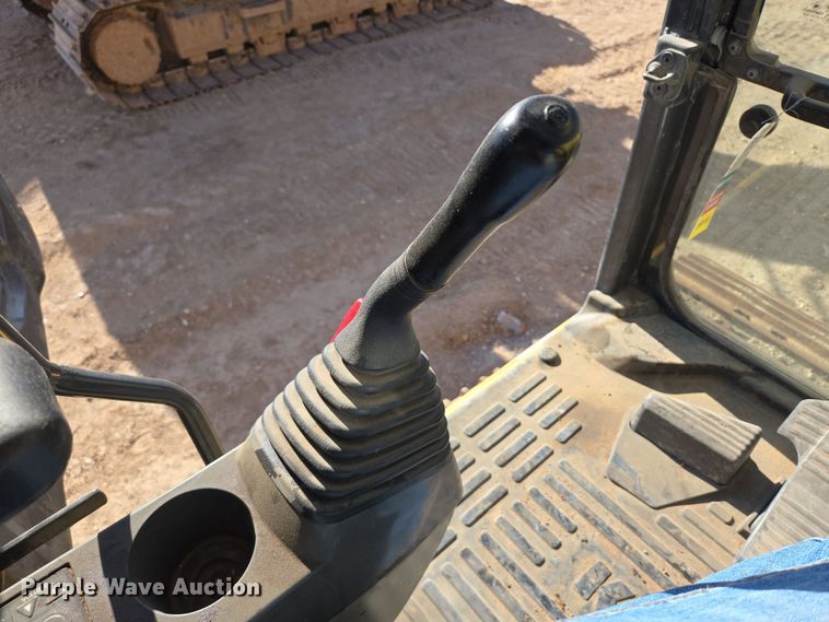 image for item DW1832 2016 Komatsu PC290LC-11 excavator