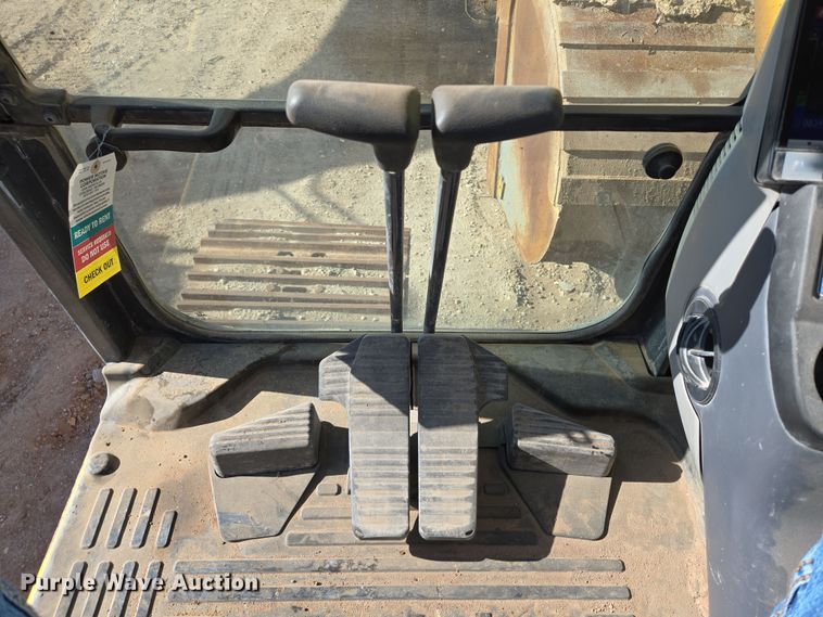 image for item DW1832 2016 Komatsu PC290LC-11 excavator