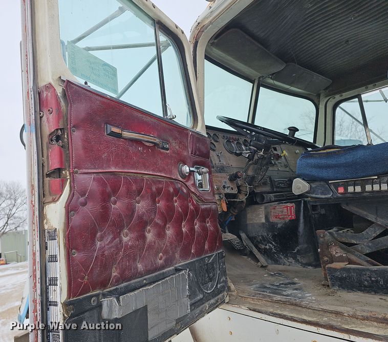 image for item DW3131 1987 Autocar ready mix truck