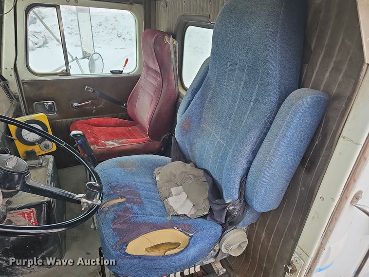 image for item DW3131 1987 Autocar ready mix truck