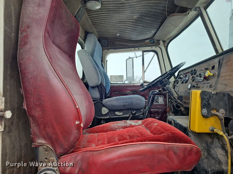 image for item DW3131 1987 Autocar ready mix truck