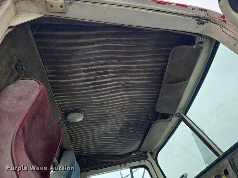 image for item DW3131 1987 Autocar ready mix truck