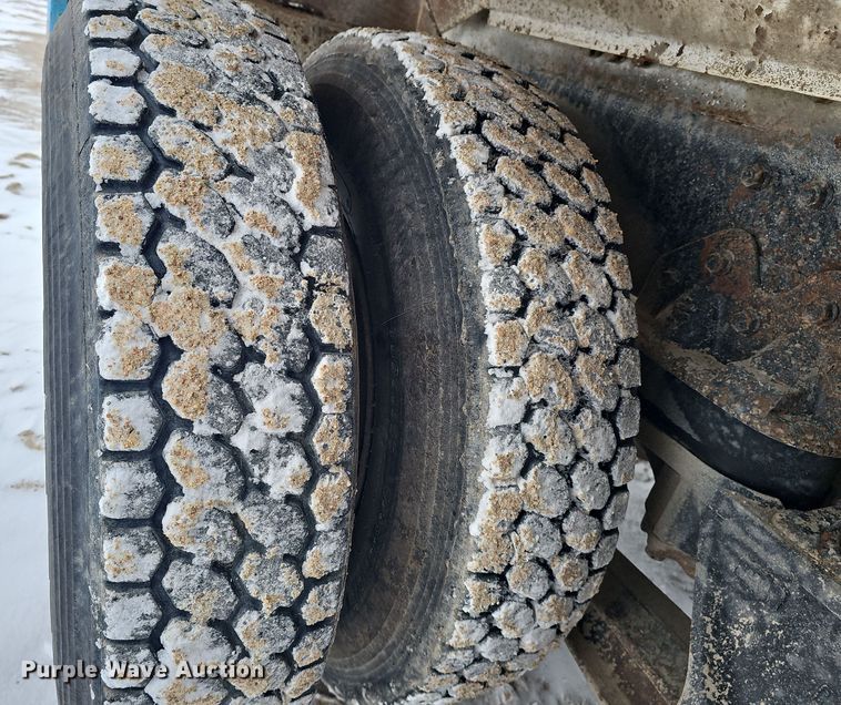 image for item DW3131 1987 Autocar ready mix truck