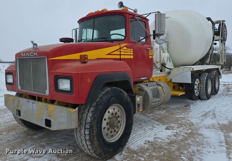 image for item DW3132 1998 Mack RD690S ready mix truck