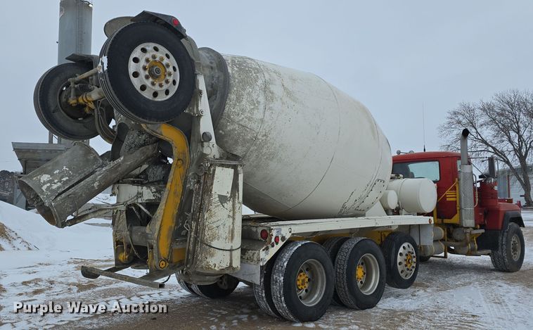image for item DW3132 1998 Mack RD690S ready mix truck