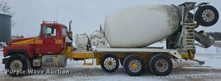 image for item DW3132 1998 Mack RD690S ready mix truck