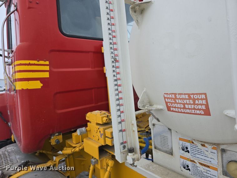 image for item DW3132 1998 Mack RD690S ready mix truck