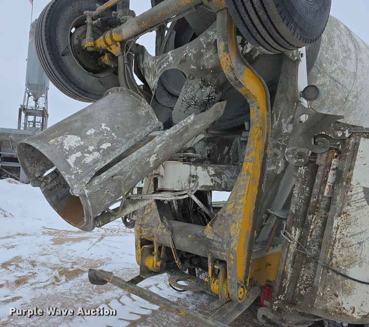 image for item DW3132 1998 Mack RD690S ready mix truck