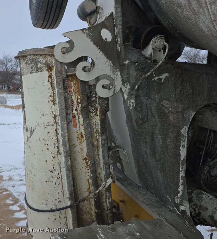 image for item DW3132 1998 Mack RD690S ready mix truck