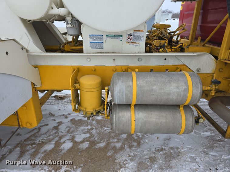 image for item DW3132 1998 Mack RD690S ready mix truck