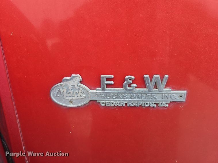 image for item DW3132 1998 Mack RD690S ready mix truck