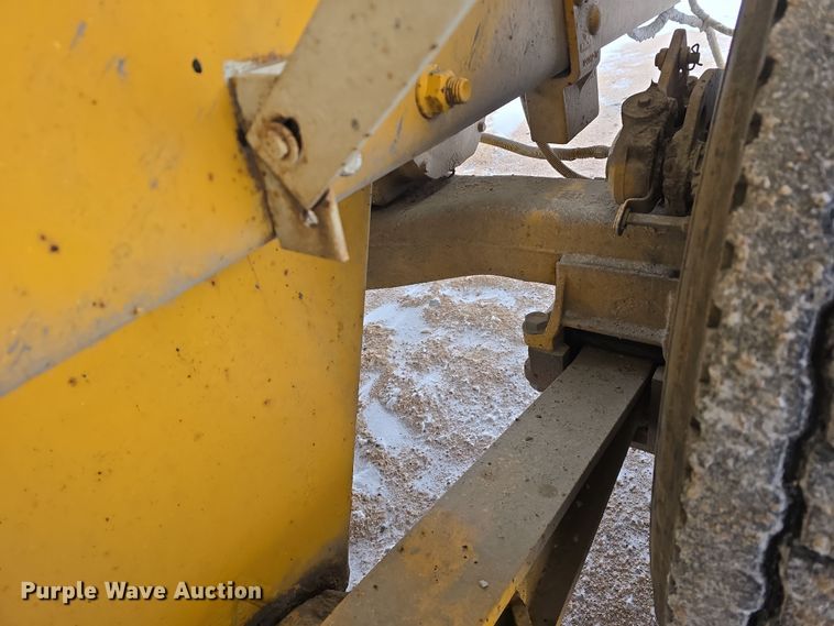 image for item DW3132 1998 Mack RD690S ready mix truck