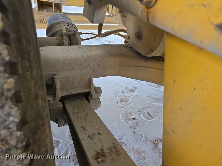 image for item DW3132 1998 Mack RD690S ready mix truck