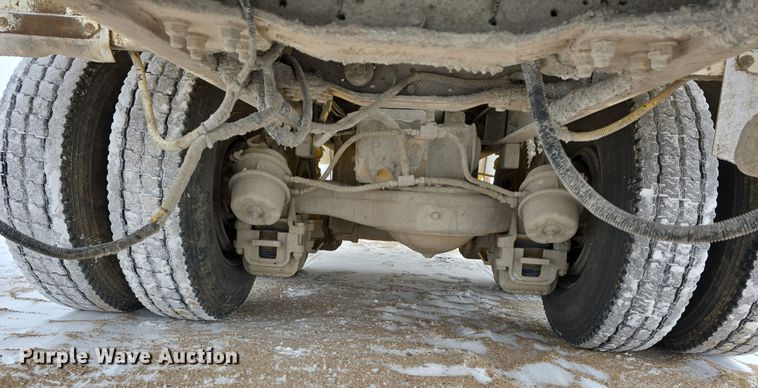 image for item DW3132 1998 Mack RD690S ready mix truck